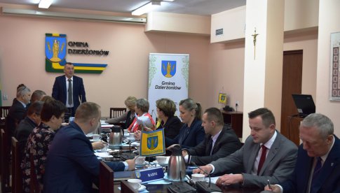 Radni rozmawiali o działalności OPS-u w gminie Dzierżoniów