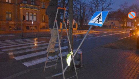 Ciężarówką uszkodził sygnalizację świetlną w Dzierżoniowie