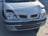 Zderzenie renault z mazdą  w Bielawie