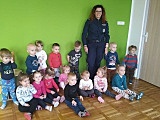 Policjanci z wizytą u przedszkolaków i maluchów ze żłobka