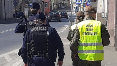 Patrole policji i wojska w powiecie dzierżoniowskim