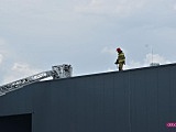 Straż pożarna w jednym z zakładów na strefie ekonomicznej w Dzierżoniowie