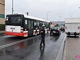 Kolizja dostawczaka z autobusem