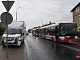 Kolizja dostawczaka z autobusem