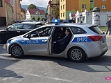 Interwencja kilku policjantów na Wolności w Bielawie