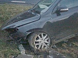 Hyundai wjechał do rowu i uderzył w przepust