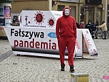 Manifestacja antycovidowców w Dzierżoniowie