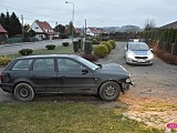 Zderzenie audi z chryslerem w Bielawie