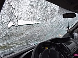 Bus z obywatelami Ukrainy wypadł z drogi w Dzierżoniowie