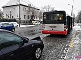 Zderzenie audi z autobusem w Dzierżoniowie