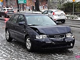 Zderzenie audi z autobusem w Dzierżoniowie