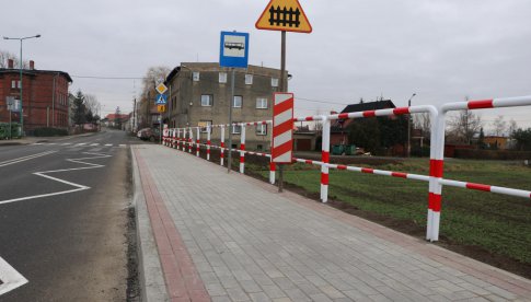 Starostwo Powiatowe w Dzierżoniowie: nowy chodnik w Piławie Górnej