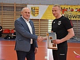 Burmistrz Piławy Górnej obejrzał medale i pogratulował bokserom