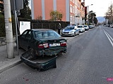 Ciężarówką uderzył w zaparkowany pojazd