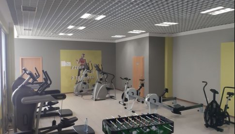 Funkcjonariusze powiatu dzierżoniowskiego kontrolują siłownie i kluby fitness