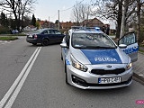 Zderzenie peugeota z volkswagenem w Bielawie