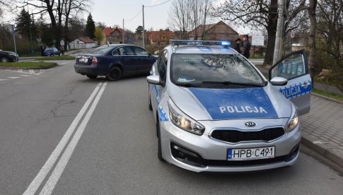 Zderzenie peugeota z volkswagenem w Bielawie