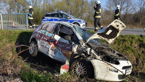 Fiatem uderzyła w ciągnik rolniczy