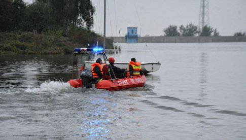 Akcja ratunkowa straży pożarnej na Jeziorze Bielawskim