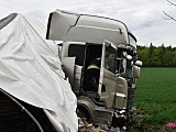 Ciężarówka na drodze Piława Górna - Przerzeczyn Zdrój