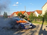 Pożar samochodu w Pieszycach