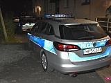 Policja na ulicy Grota Roweckiego 