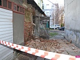 Zawaliła się ściana budynku gospodarczego 