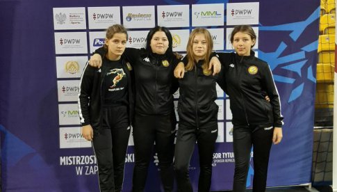 Młodziczki IRON BULLS Bielawa uczestniczyły w Mistrzostwach Polski w zapasach