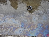 Substancja ropopochodna w rzece Piława