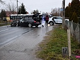 Groźne zderzenie samochodu z autobusem