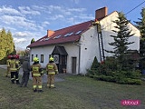 Uszkodzony dach kościoła w Radzikowie