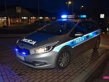 Zderzenie dwóch pojazdów na rondzie w Dzierżoniowie