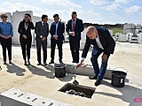 Uroczyste podpisanie aktu erekcyjnego i wmurowanie kamienia węgielnego pod budowę przedszkola w Łagiewnikach
