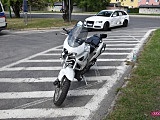 Motocyklista bez prawa jazdy zderzył się z audi