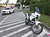 Motocyklista bez prawa jazdy zderzył się z audi