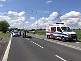 Droga Dzierżoniów - Dobrocin zablokowana. Wypadek motocyklisty