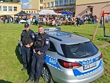 Dzierżoniowscy policjanci uczestniczyli w festynie, którego organizatorem była nowa placówka oświatowa