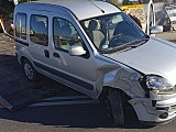 Renault uderzyło w latarnię