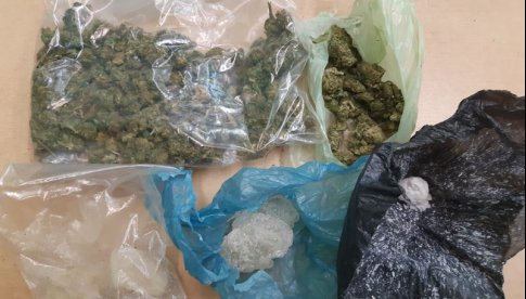 Dzierżoniowscy kryminalni przejęli ponad 215 gramów narkotyków  