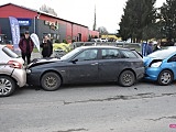 Zderzenie trzech samochodów na ul. Kilińskiego w Dzierżoniowie