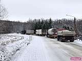 Opady śniegu powodują utrudnienia na drogach