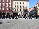 Maturzyści zatańczyli poloneza na dzierżoniowskim Rynku 