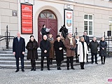 Maturzyści zatańczyli poloneza na dzierżoniowskim Rynku 