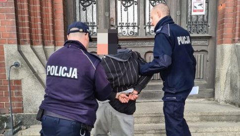 Policjani ustalili i zatrzymali sprawców włamania do sklepu w Niemczy