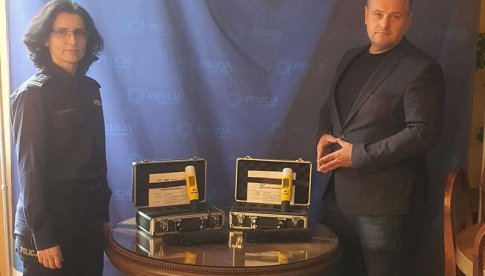 Dzierżoniowska Policja otrzymała nowe urządzenia do badania stanu trzeźwości
