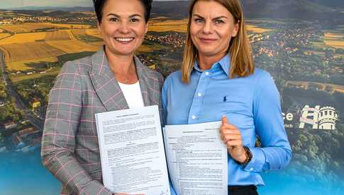 Gmina Pieszyce podpisała umowę na przebudowę kolejnych dróg gminnych