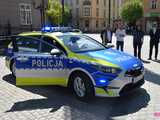 Nowy radiowóz dla dzierżoniowskich policjantów