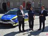 Nowy radiowóz dla dzierżoniowskich policjantów
