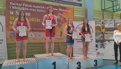 Nadia Kurcab z medalami z Pucharu Polski