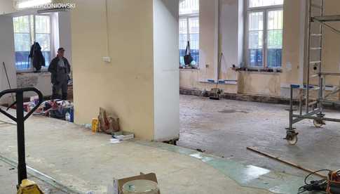 Prace remontowe i chwilowe utrudnienia w budynku Starostwa przy ulicy Świdnickiej 38